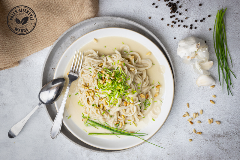 Koolhydraatarme pasta met witte saus